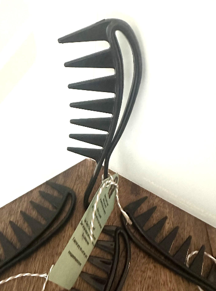 3 -piece Satin Heatless Hair Curler and Comb: No Damage Waves, Overnight Curls comes with the wavy comb