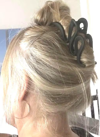 Wavy Hair Claw Clip: Strong Grip for All Hair Types- barrette