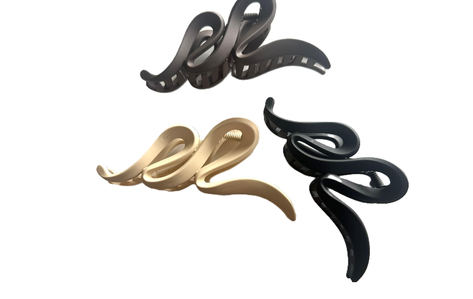 Wavy Hair Claw Clip: Strong Grip for All Hair Types- barrette